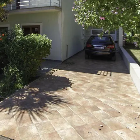 Apartment With A Parking Space - 14685 Zadar