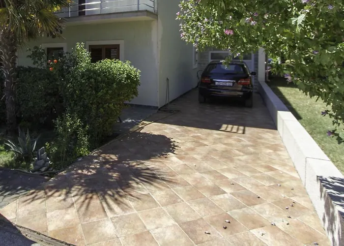 Apartman With A Parking Space - 14685 Zadar
