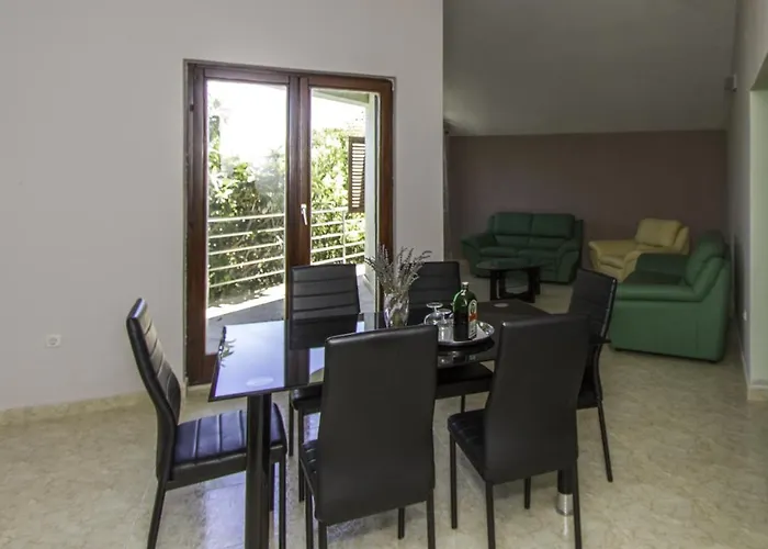 With A Parking Space - 14685 Zadar